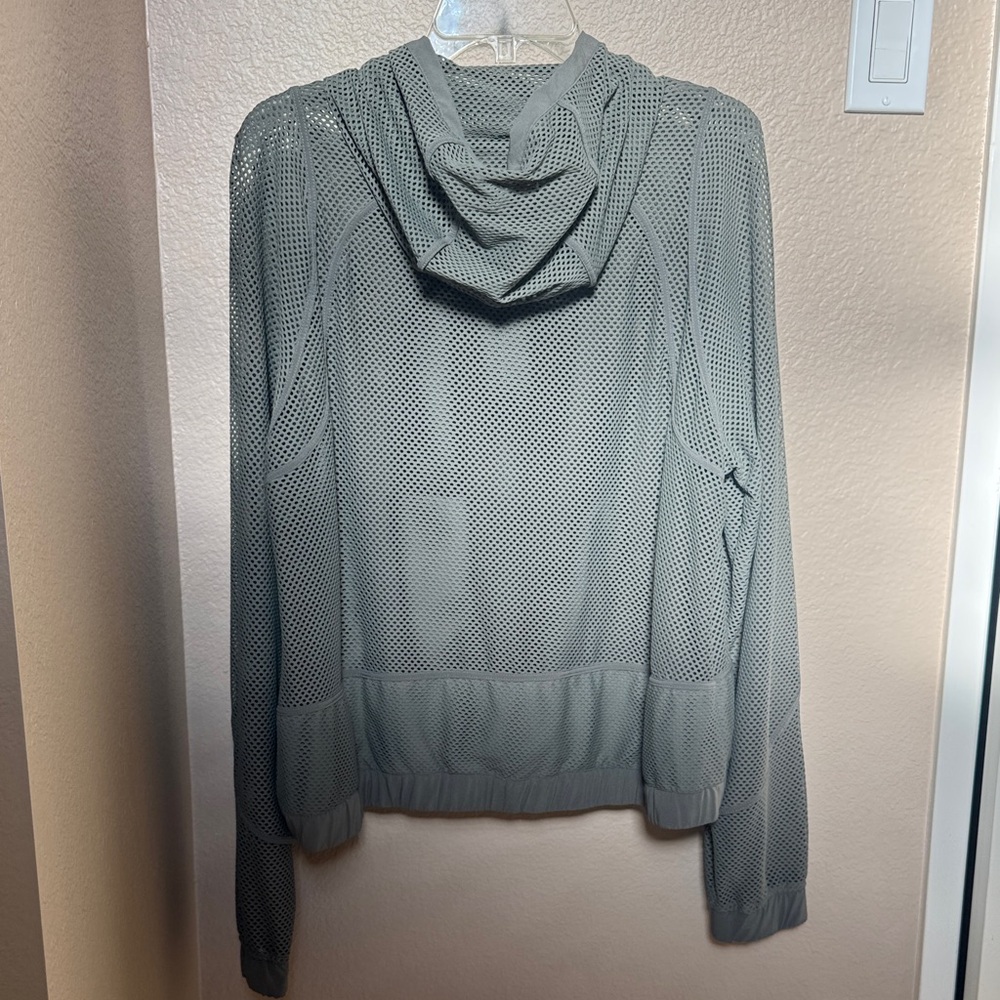 Lululemon Athletica Relaxed Fit Mesh Jacket - Picture 2 of 4